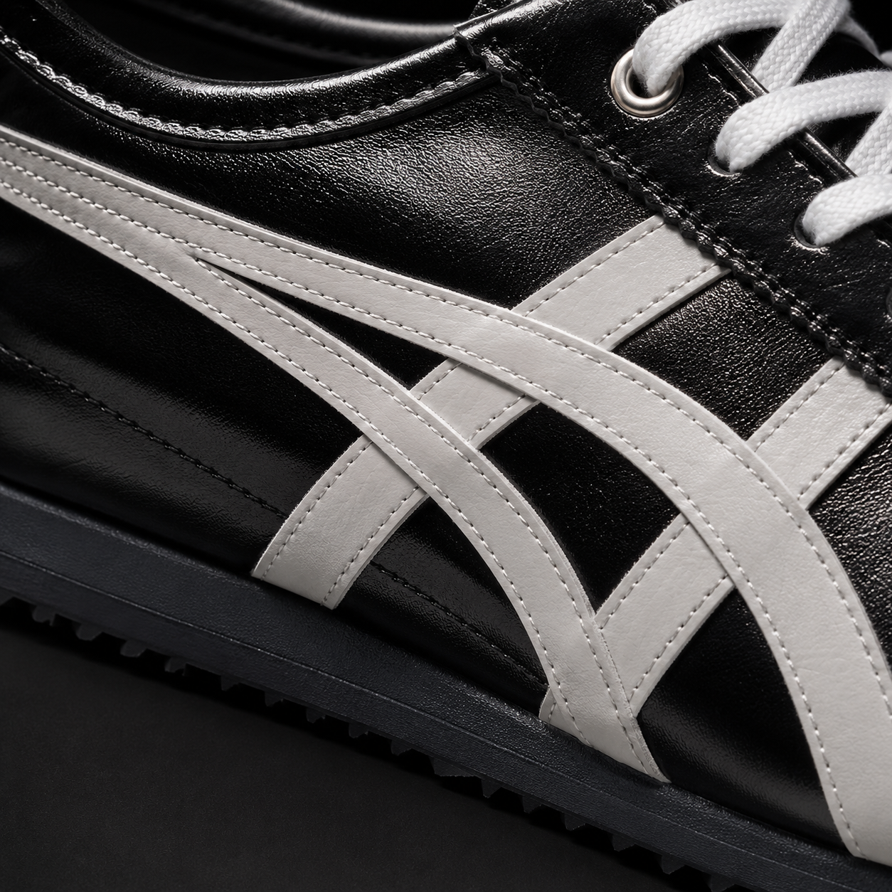 Onitsuka Tiger México 66 Metropolis Cream, detalle de logo y material — Crazy!Duck Hype