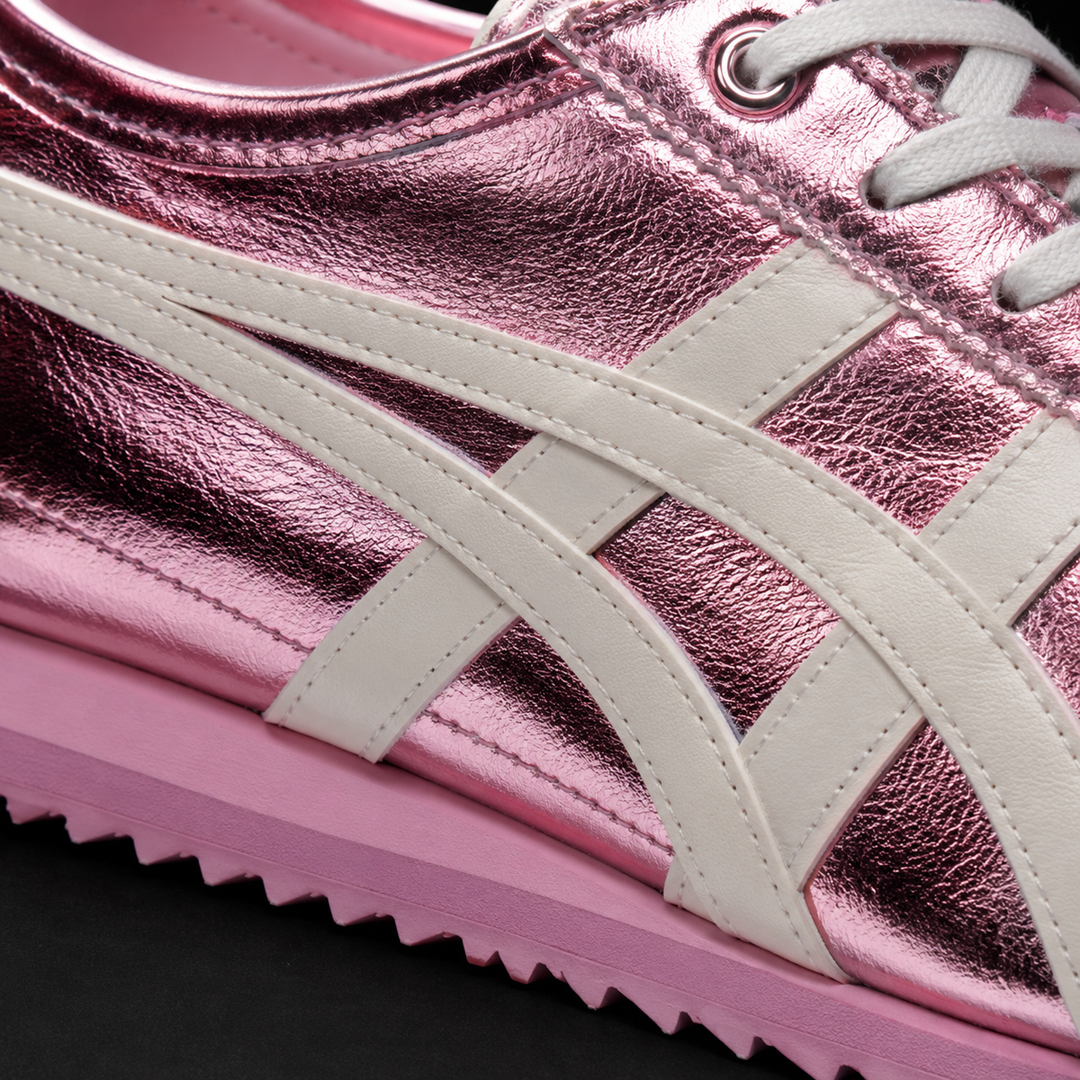 Onitsuka Tiger México 66 SD Crystal Pink Cream, detalle de logo y material — Crazy!Duck Hype