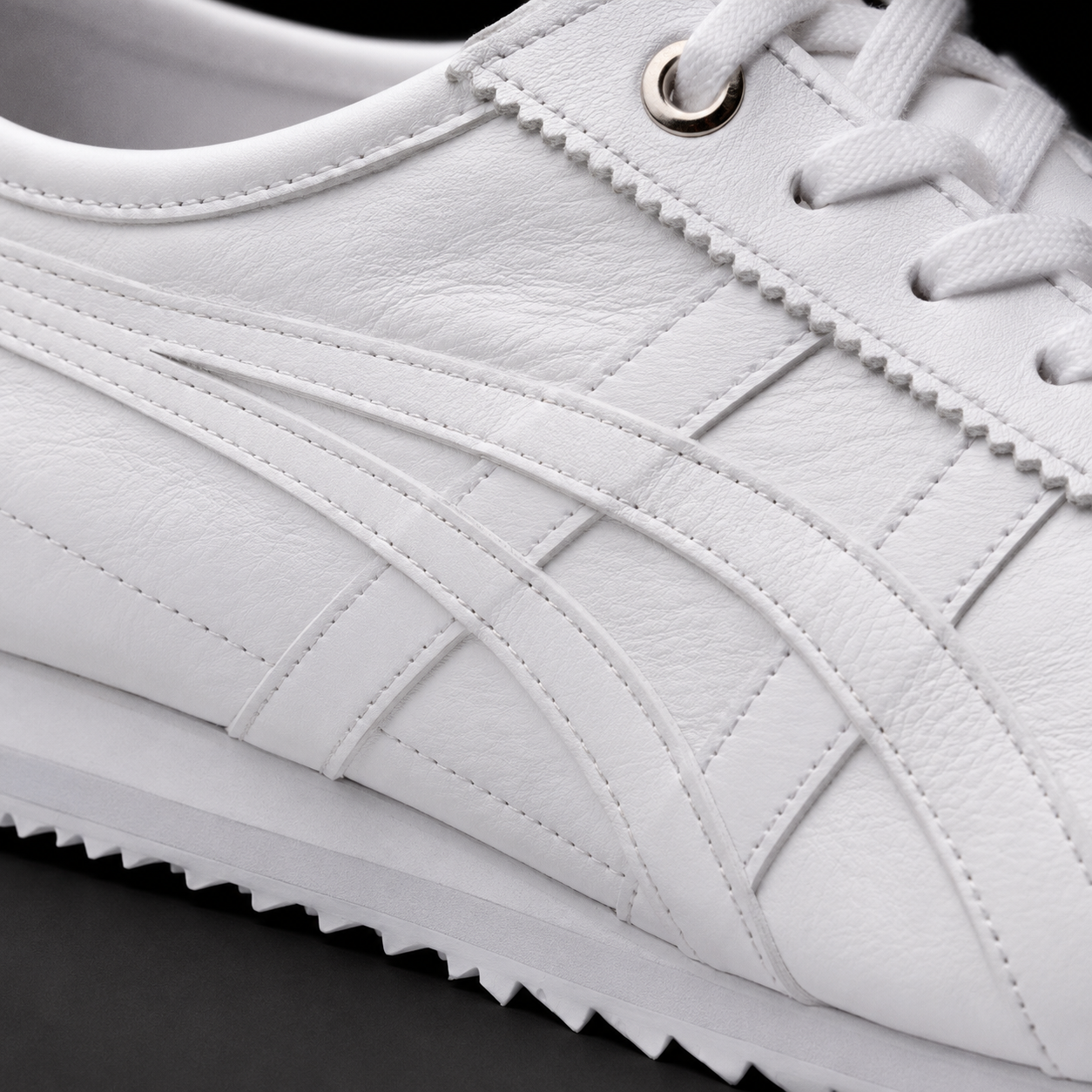 Onitsuka Tiger México 66 SD White, detalle de logo y material — Crazy!Duck Hype