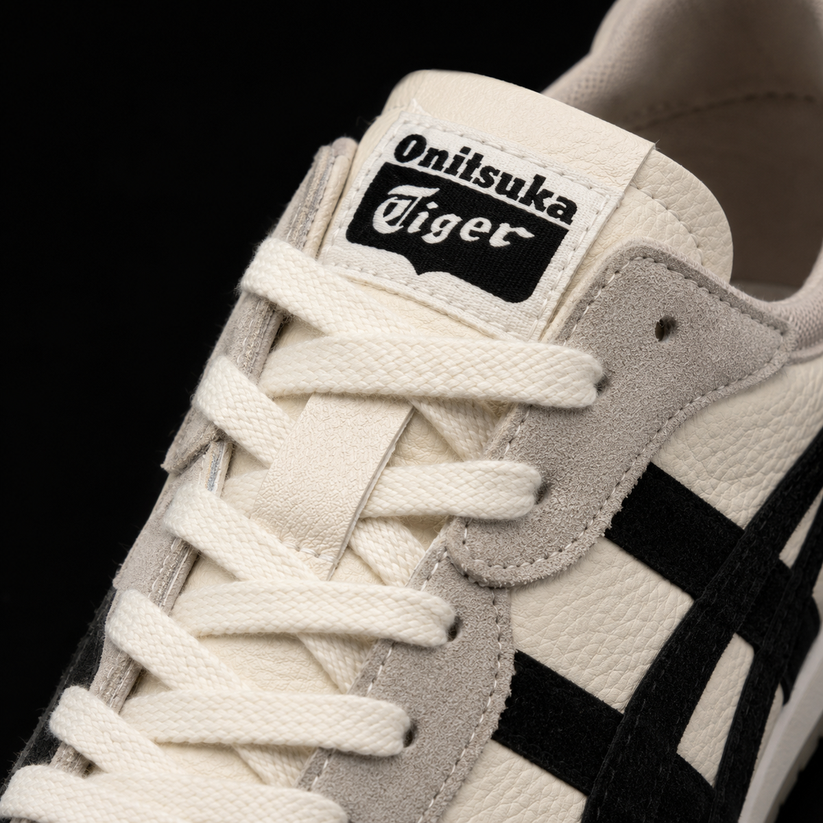 Onitsuka Tiger Mexico 66 Vintage Birch Black, detalle de agujetas — Crazy!Duck Hype