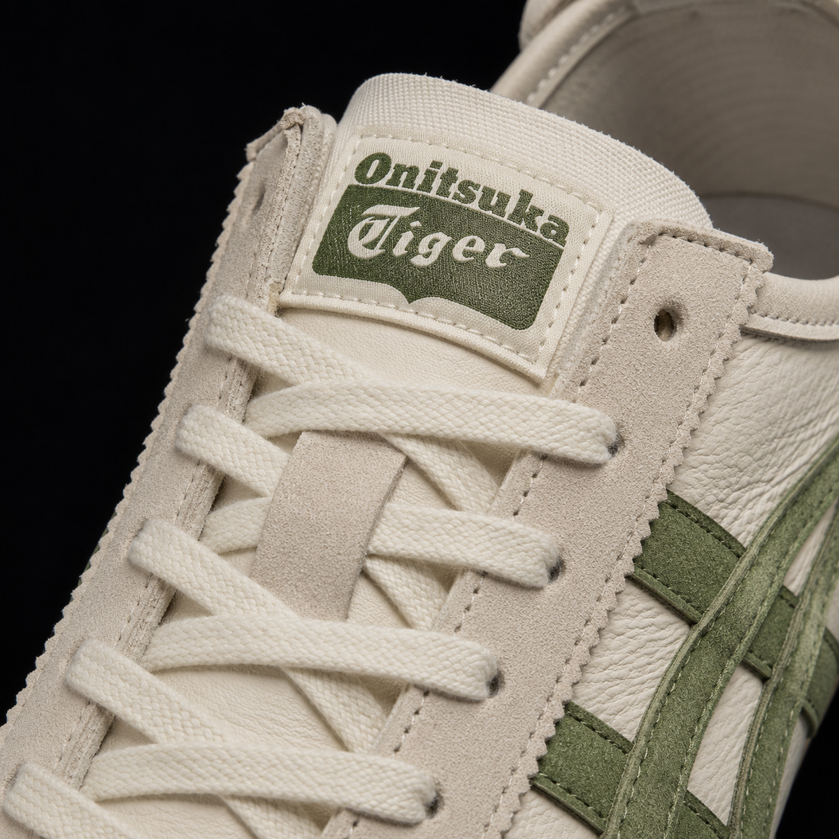 Onitsuka Tiger México 66 Vintage Birch Cactus Green, detalle de agujetas — Crazy!Duck Hype