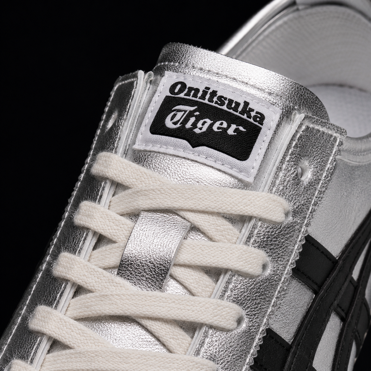 Onitsuka Tiger México 66 Vintage Pure Silver Black, detalle de agujetas — Crazy!Duck Hype