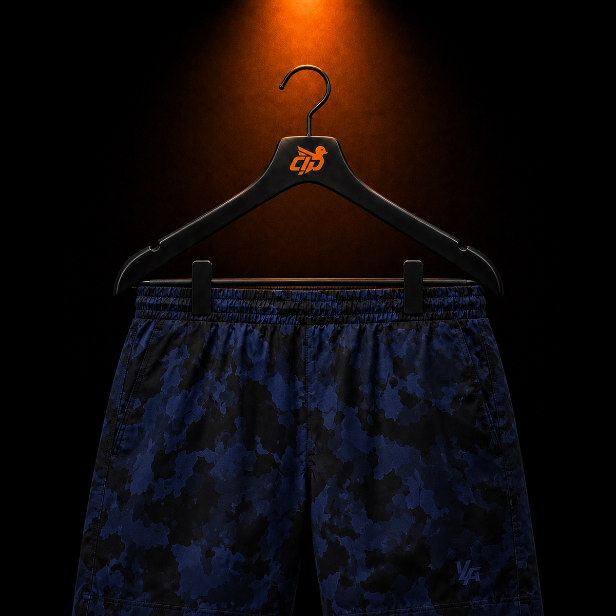 YoungLA 1048 Prime Training Shorts Navy Black Camo con presentación de producto — Crazy!Duck Hype