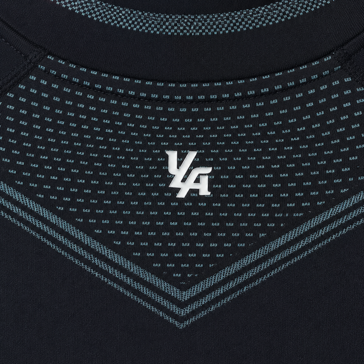 YoungLA 4065 Warrior X Compression Tees Black/Blue, detalle de logo y material — Crazy!Duck Hype