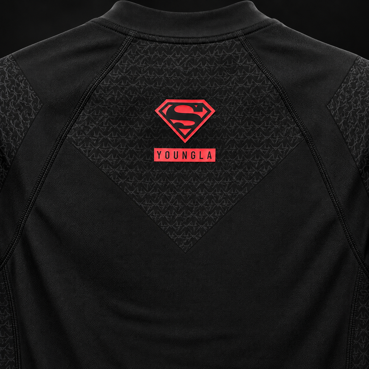 YoungLA 4117 Superman Compression Tees Black/Red, detalle de logo y material — Crazy!Duck Hype