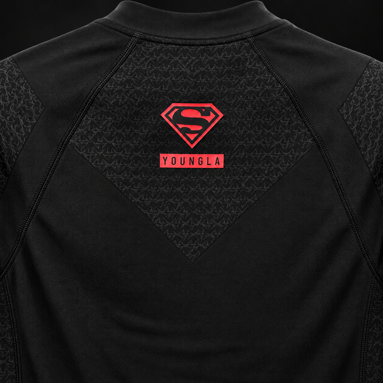 YoungLA 4117 Superman Compression Tees Black/Red, detalle de logo y material — Crazy!Duck Hype