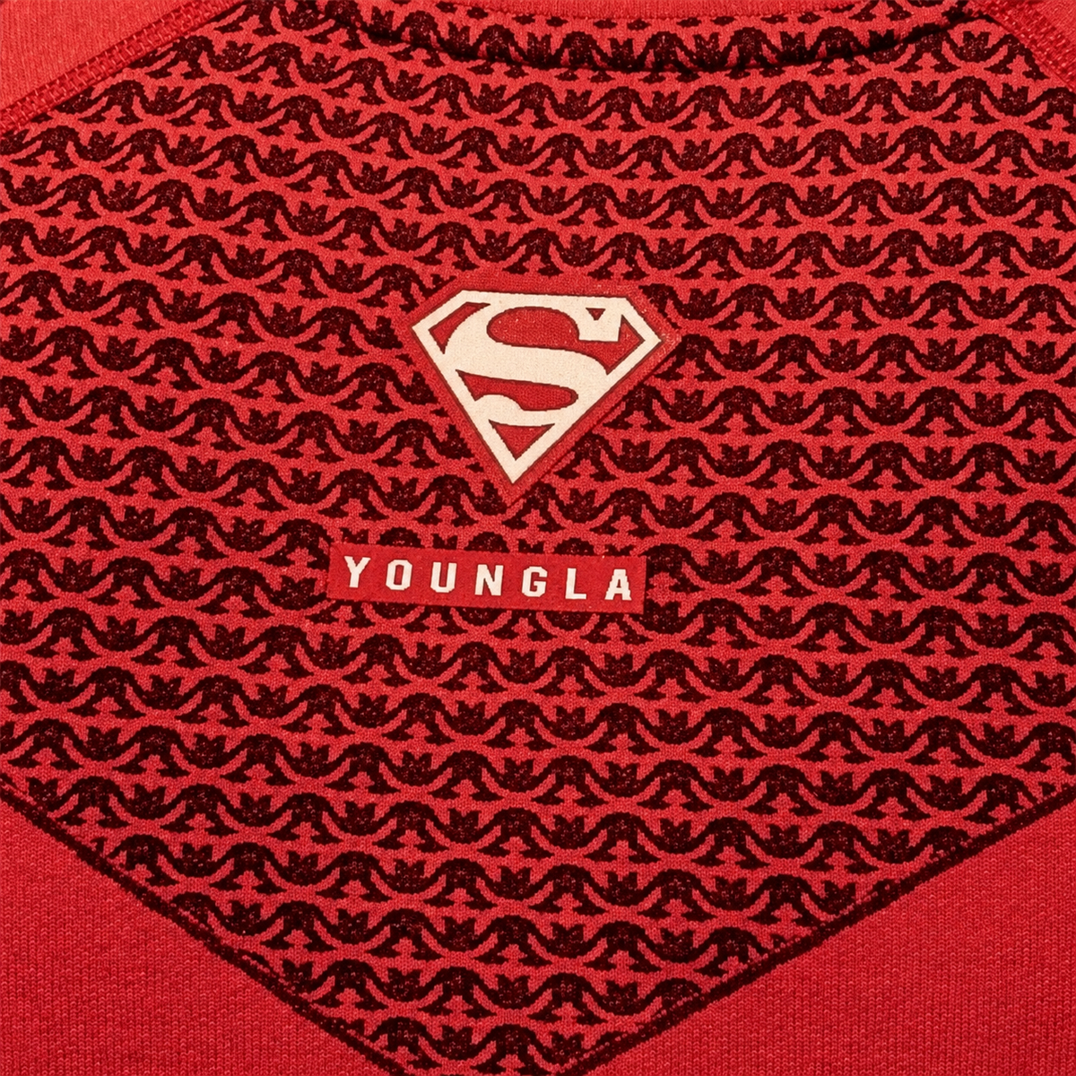 YoungLA 4117 Superman Compression Tees Red, detalle de logo y material — Crazy!Duck Hype