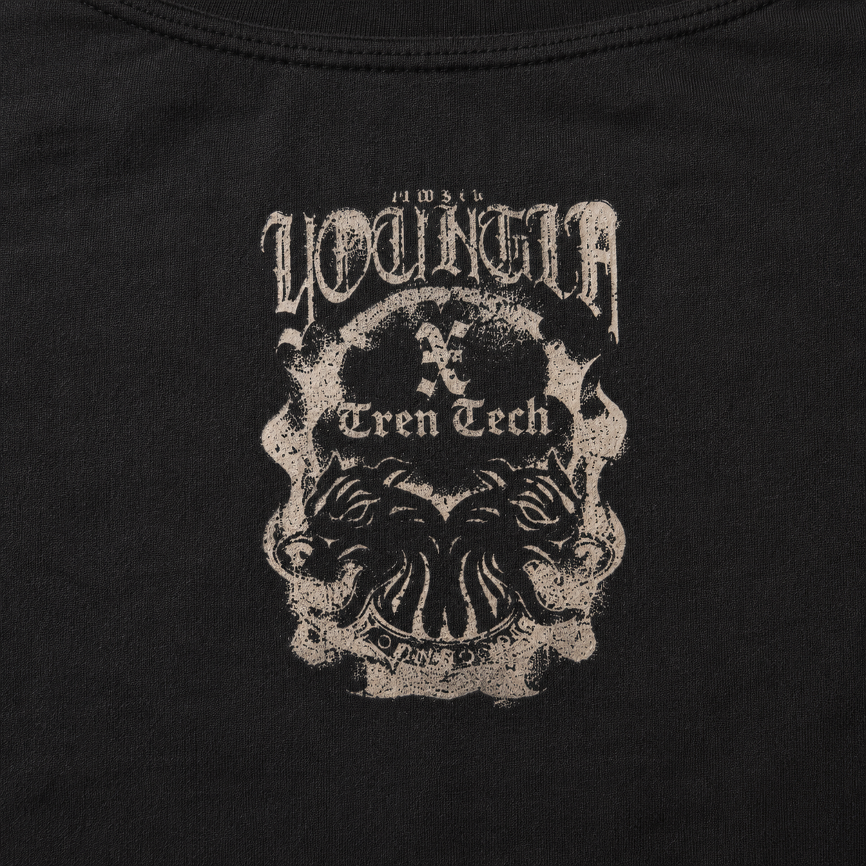 YoungLA 4176 Tren Twins Puppy Dog Tees, detalle de logo y material — Crazy!Duck Hype