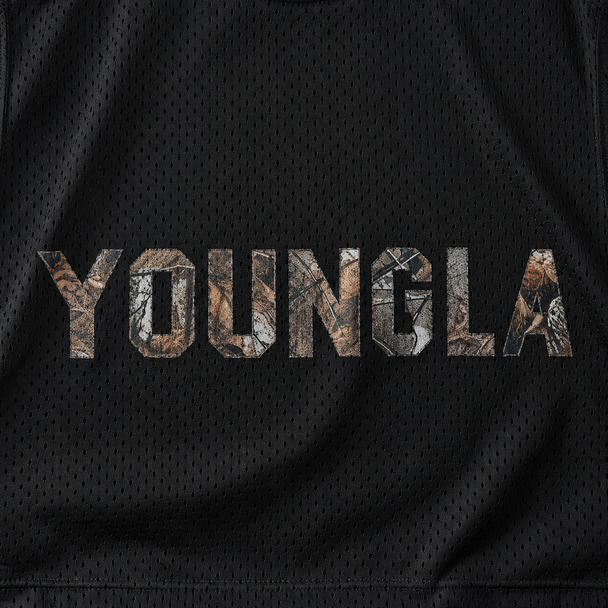YoungLA 4237 Double-Zero Jersey Black Tree Camo, detalle de logo y material — Crazy!Duck Hype