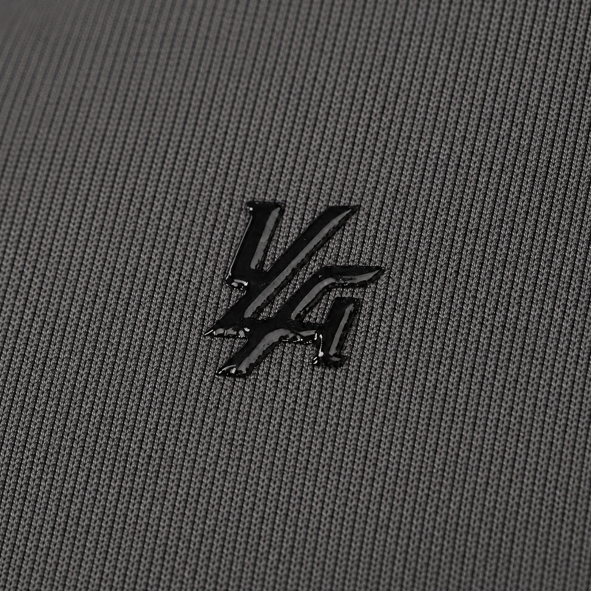 YoungLA 4339 Forme Compression Tees Grey, detalle de logo y diseño — Crazy!Duck Hype