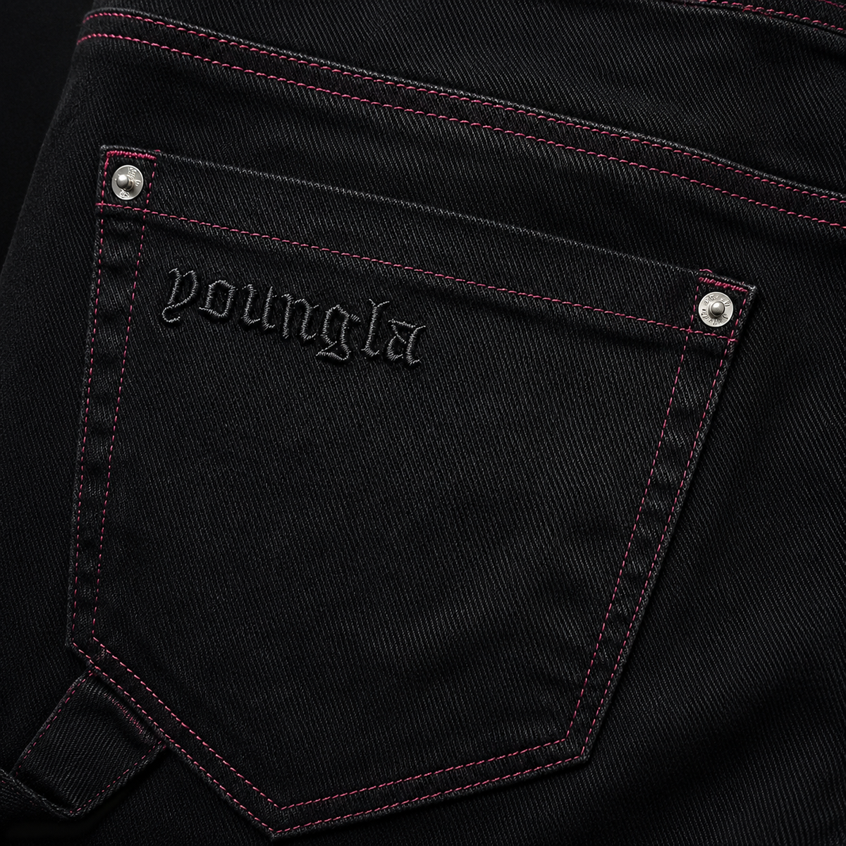 YoungLA 611 Baggy Ass Jeans Black, detalle de bolsillos y diseño — Crazy!Duck Hype