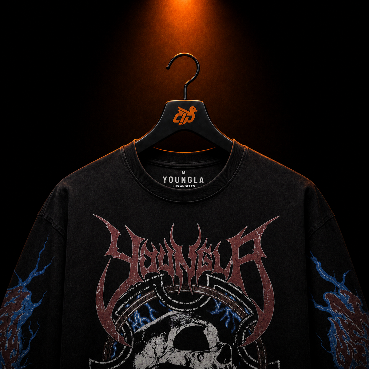 YoungLA 8012 Outcast Longsleeves Black con presentación de producto — Crazy!Duck Hype